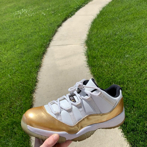 Jordan 11 low. - Picture 3 of 3